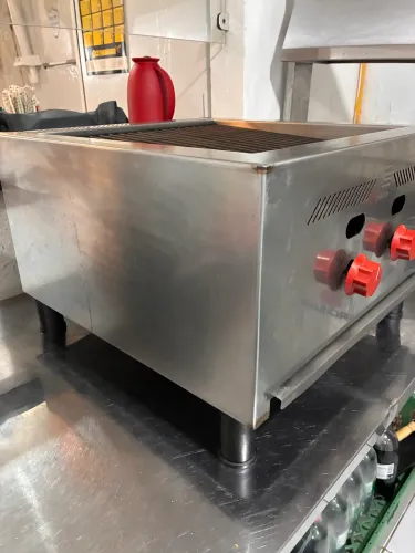 Broiler charbroiler