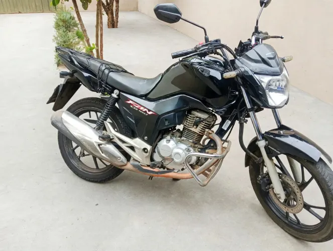 Honda 160 preta 2021/ modelo 2022 moto com bom estado de conservação Aparecida de Goia cha