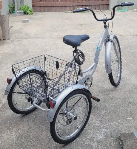 Bicicleta triciclo nova! 