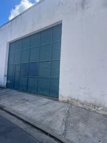 Galpão à Beira da BR-101  900 m² para Grandes Operações