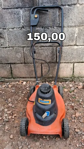 Máquina de cortar grama