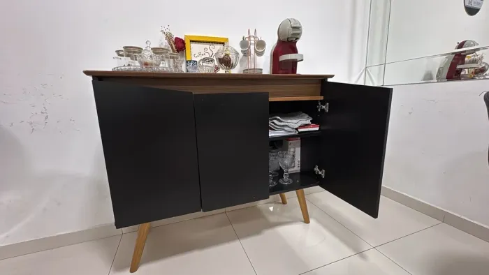 Aparador Buffet Retrô Preto com Tampo Amadeirado - Estilo e Funcionalidade! Semi novo