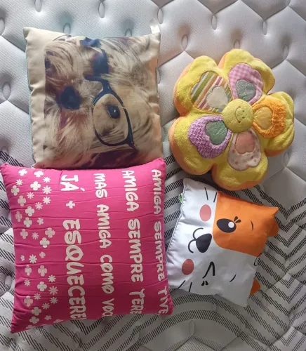 Lote Decorativo: 4 Almofadas (Cachorrinho, raposa, Flor, Frase Infantil)
