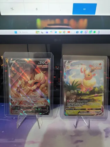 Cartas Pokemon Flareon V e Vmax