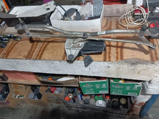 limpador de parabrisa. Dyna com motor