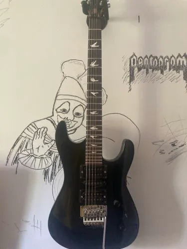 Guitarra Superstrato com Floyd Rose Original