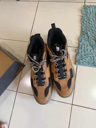 Tenis Caterpillar Crail Sport Mid Caramelo