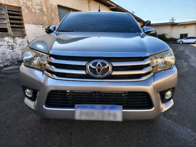 Toyota Hilux CD SRV 4X4 2.8 TDI Diesel Aut. 2016