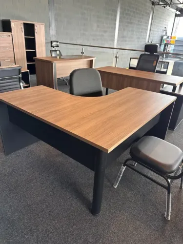 Mesa de Escritório Angular - 0,75x1,40x1,40 - (ENTREGAS EM ATÉ 24h)!!
