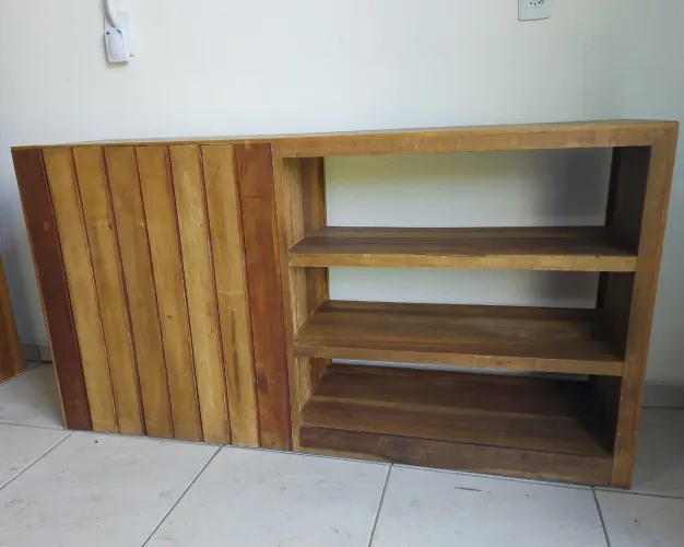Aparador com madera de demolicao