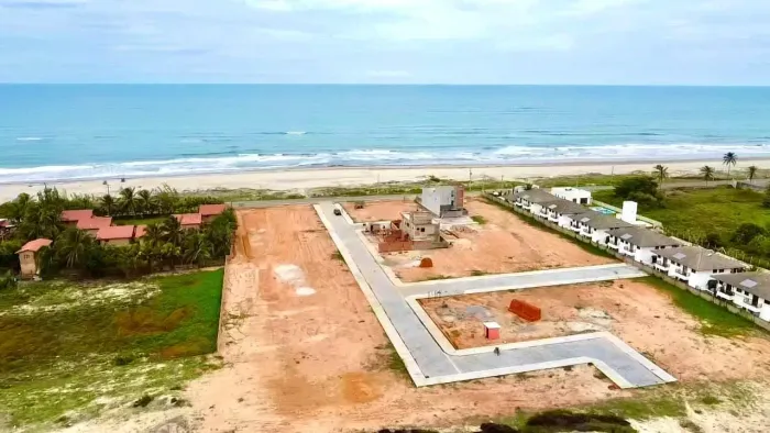 Lotes frente mar na praia de Flecheiras