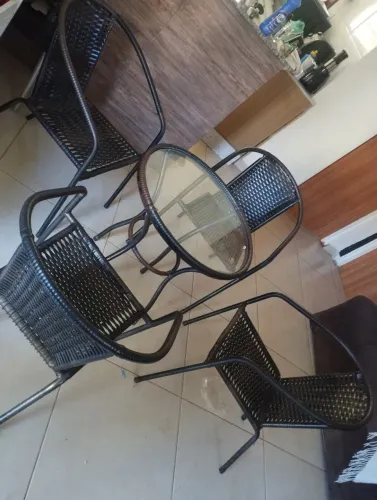 Mesa com cadeiras