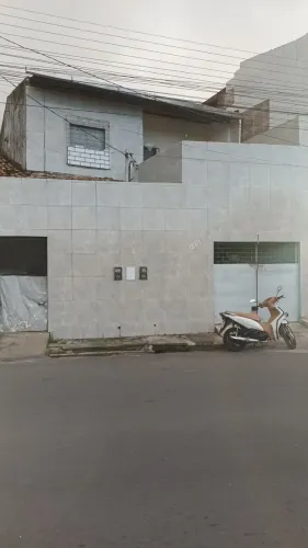 Vendo casa  no MARCOS FREIRE 2, . Troco por sítio ou chácara  próximo do João Alves. 