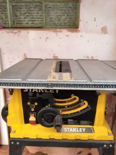 Serra de bancada Stanley 1800w 10" 220v
