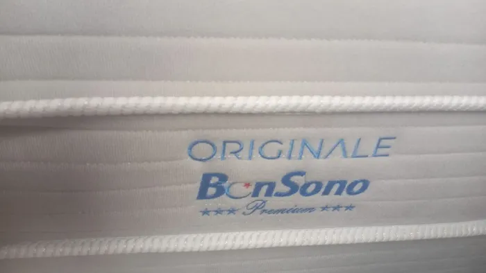 Cama de solteiro com auxiliar