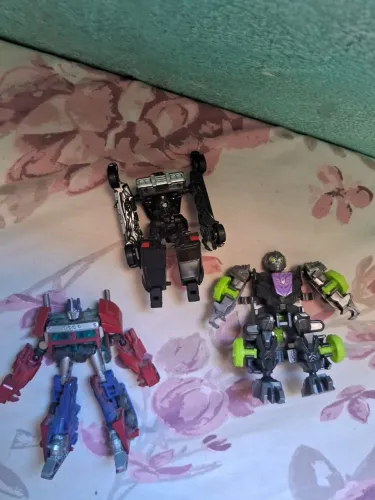 3 miniaturas Transformers *VALORES NA DESCRIÇÃO*