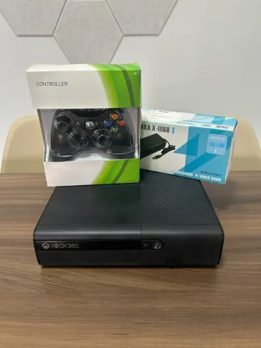 XBOX 360 Desbloq. com Controle e Fonte novos