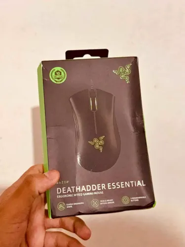 Vendo Mouse gamer da Razer DeathAdder 6400 DPI com RGB. Lacrado pronta entrega