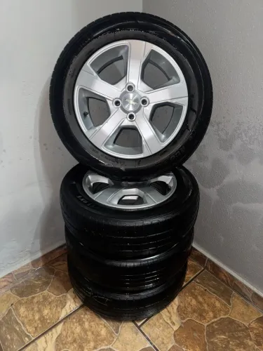 Rodas liga leve Aro 15 + Pneus