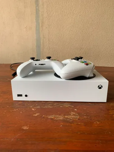 Vendo ou troco Xbox Series S