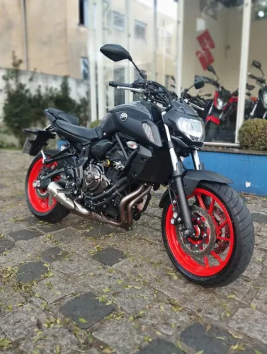 YAMAHA MT07