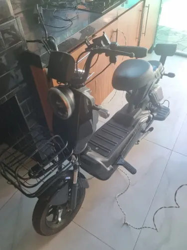Vendo moto eletrica 1000w com carregador