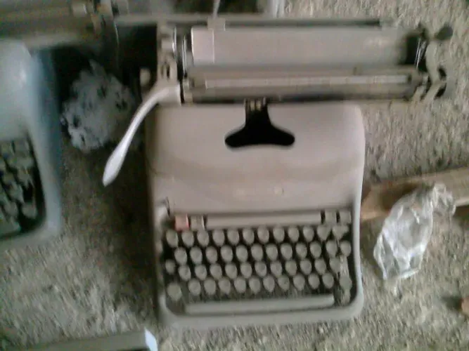 máquina de escrever/máquina de datilografia