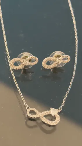 Cordão e brinco swarovski 