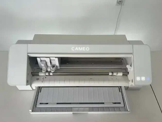 Silhouette Cameo 4 em perfeitas condições