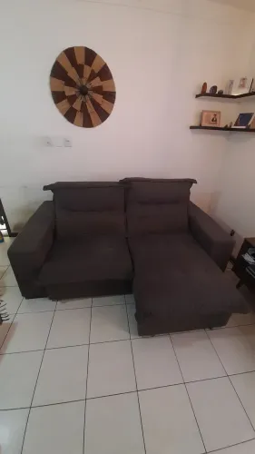 Maravilhos Sofá de 4 lugares Retrátil e Reclinável Semi Novo