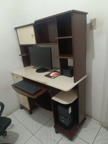 Computador para estudos + escrivaninha 