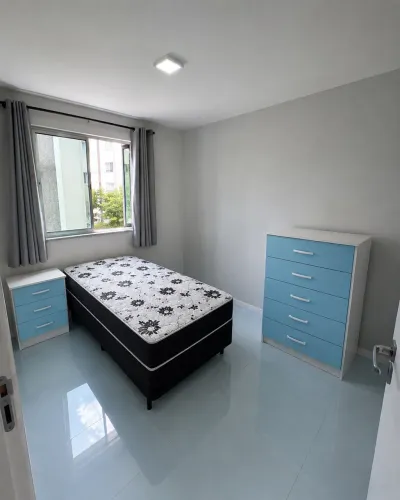 Promoção Últimas Unidades Cama Box Solteiro D20 + Cômoda 5 Gavetas + Mesa de cabeceira 