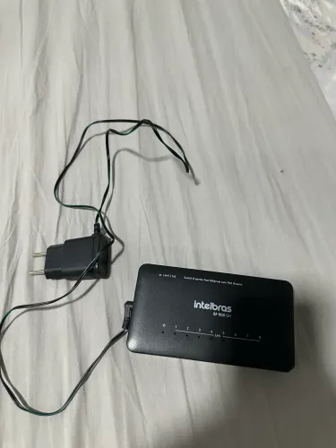 Roteador que espande internet para outros aparelhos com várias entrada