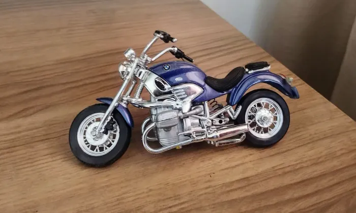 Miniatura Moto BMW R1200 C (1:18) Maisto