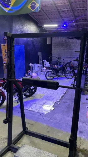 Vendo máquina de musculação