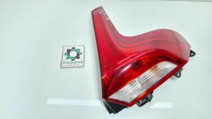 Lanterna Direita Volvo V40 Ano 2016 2017 Pequenos Riscos Direito