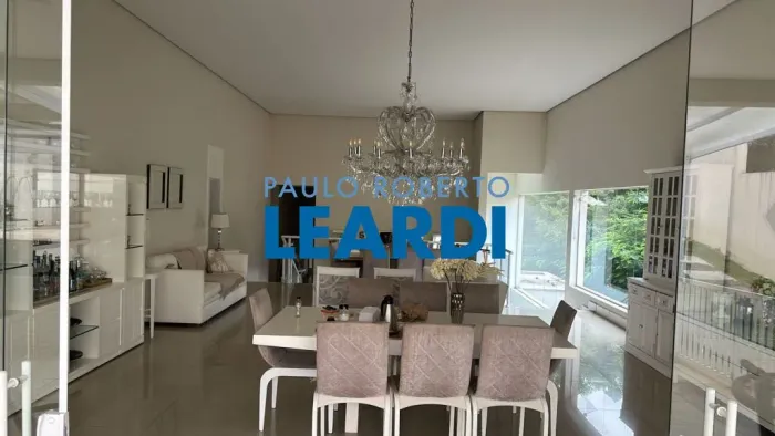 CASA EM CONDOMÍNIO - CONDOMÍNIO REFÚGIO DOS PINHEIROS - SP