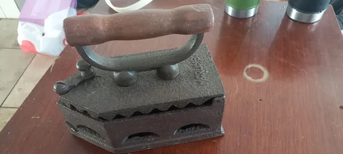 Ferro De Passar Antigo A Carvão Ferro Fundido Decoração