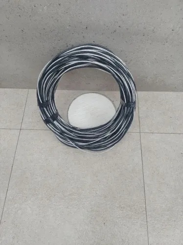 Cabo eletrico.