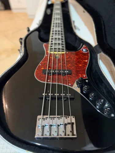 Baixo Sire Marcus Miller V7 5c 