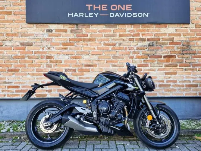 TRIUMPH STREET TRIPLE RS 2025