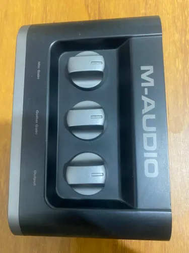 Interface de áudio M-Audio fast track 2x2