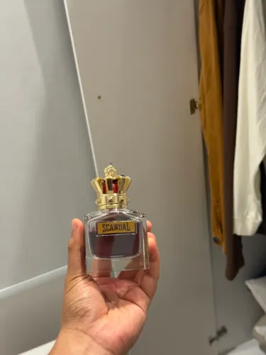 Perfume Scandal masculino (vai com caixa original)