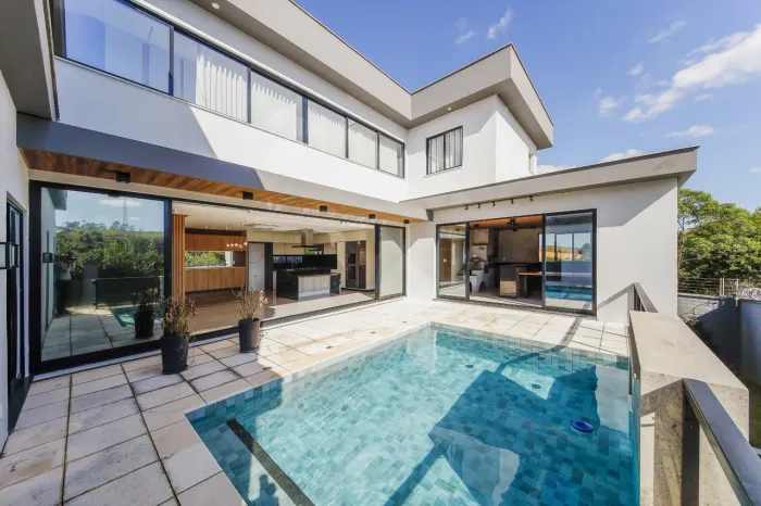 Casa com 5 suítes, piscina aquecida e espaço gourmet para venda ou locação