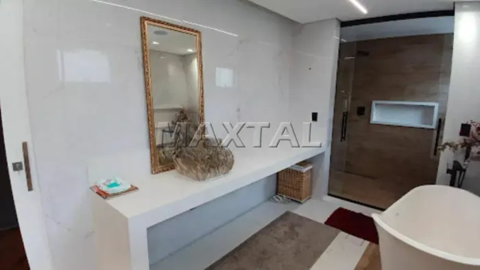 Cobertura em Perdizes com 5 suítes, 7 banheiros, 3 salas, 7 vagas, copa e cozinha, piscina
