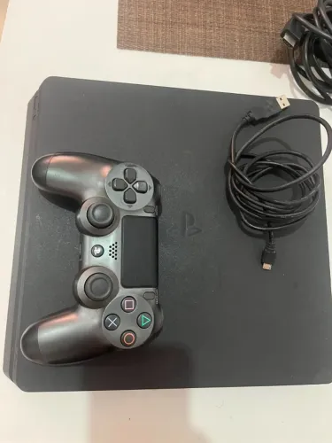 Sony PlayStation 4 Slim 1TB DualShock 4