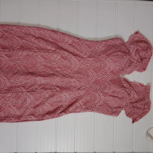 Vestido longo bordado Vestido Rosa usado bordado forrado