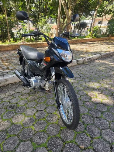SERRÊ E LÉO MOTOS POP 110 I 26 COM 3MIL KM RODADOS. 