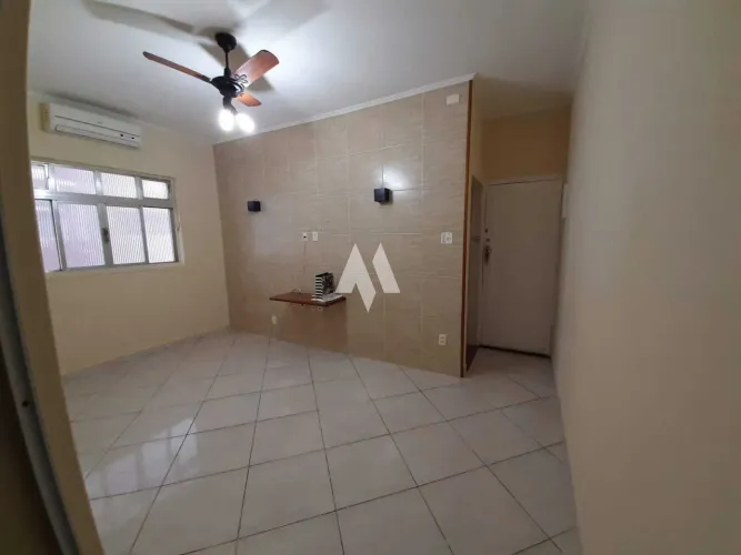 Apartamento no Gonzaga, próximo à praia/ Santos- SP