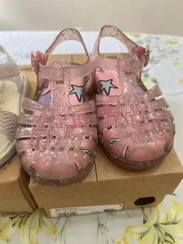 Sandália infantil, cor lilás, marca Melissa, tamanho 22